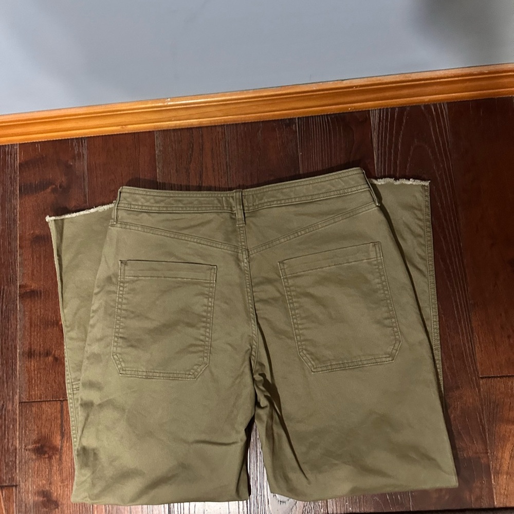 Banana Republic slim Mid Rise Green Chinos Sz 10 - Picture 2 of 4